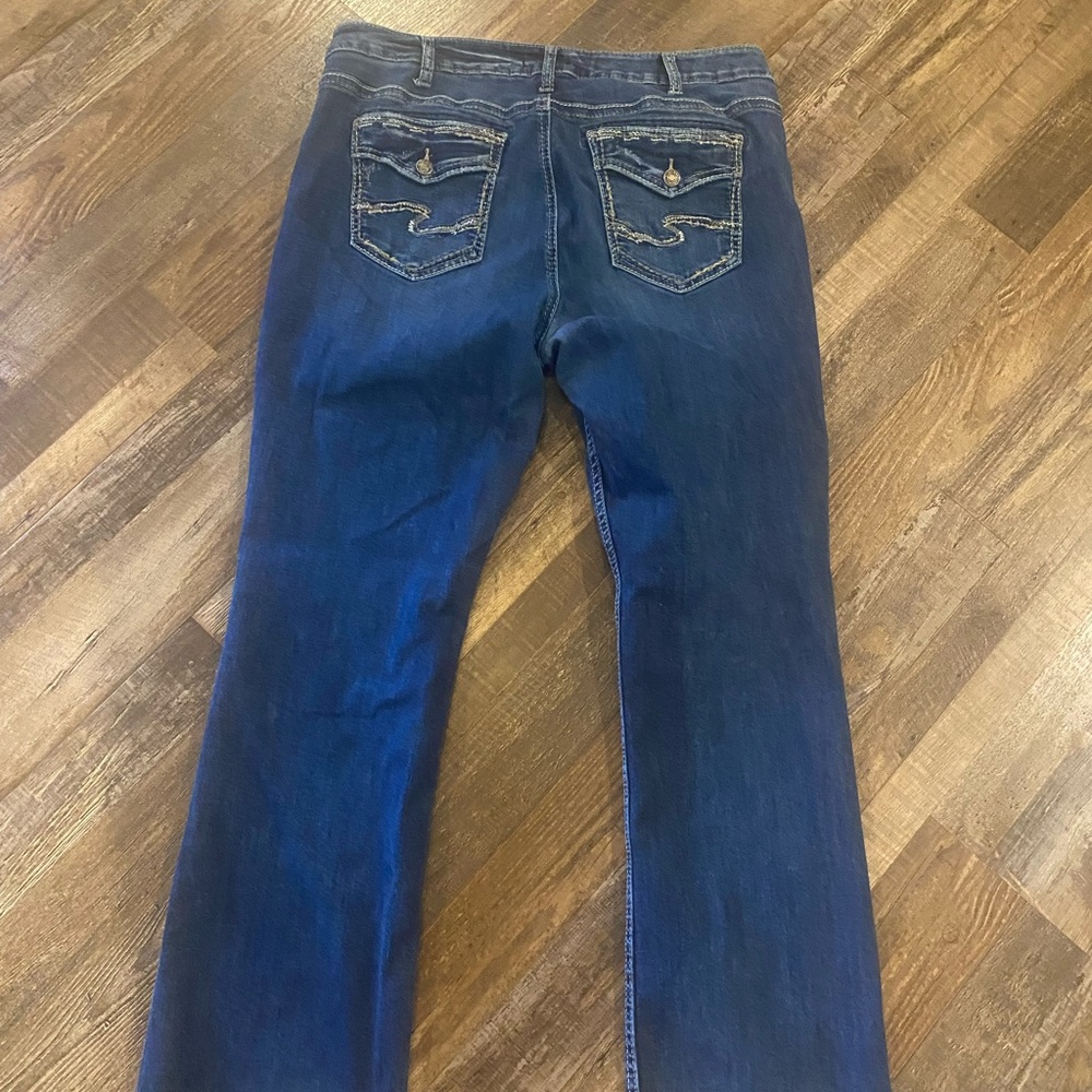 Woman’s Size 18/33L Silver Jeans